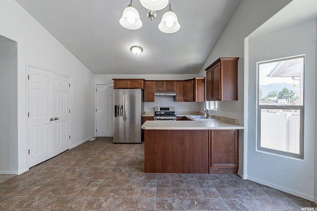 2015 S James Cir, Clearfield, UT 84015 — photo 4