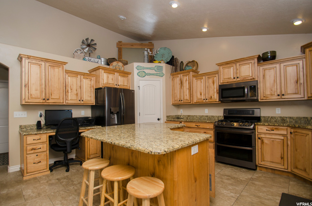 562 W 3150 S, Syracuse, UT 84075 — photo 9