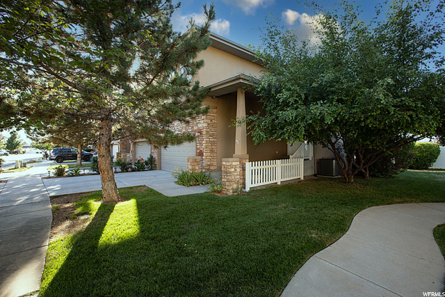 233 E White Spruce Cv, Sandy, UT 84070 — photo 2