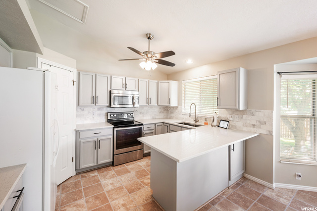 370 S 950 E, Layton, UT 84041 — photo 7