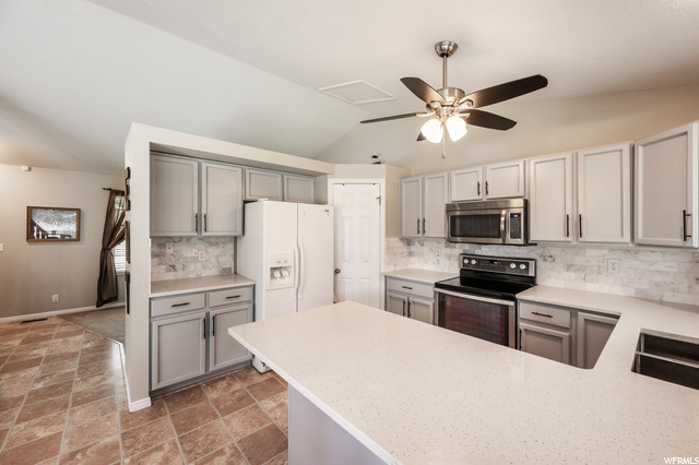 370 S 950 E, Layton, UT 84041 — photo 8