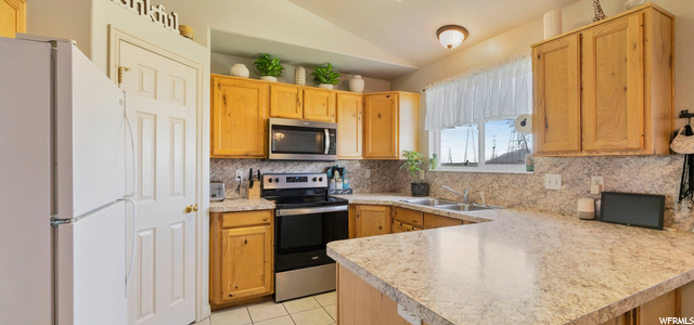 1652 W 735 N, Clinton, UT 84015 — photo 6