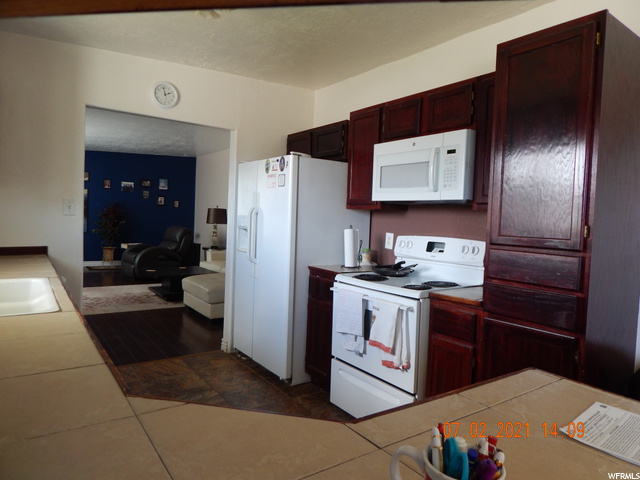 161 E 900 N, Price, UT 84501 — photo 4