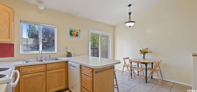844 W 1875 N, Clinton, UT 84015 — photo 9