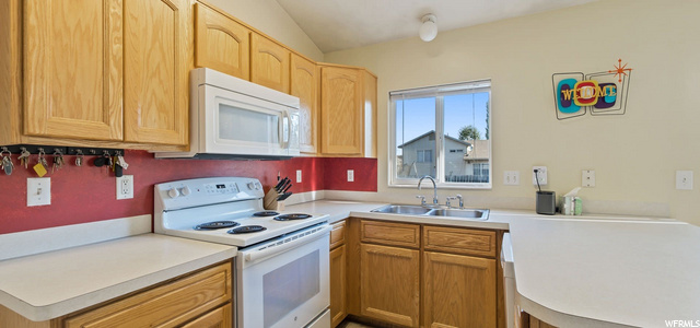 844 W 1875 N, Clinton, UT 84015 — photo 8