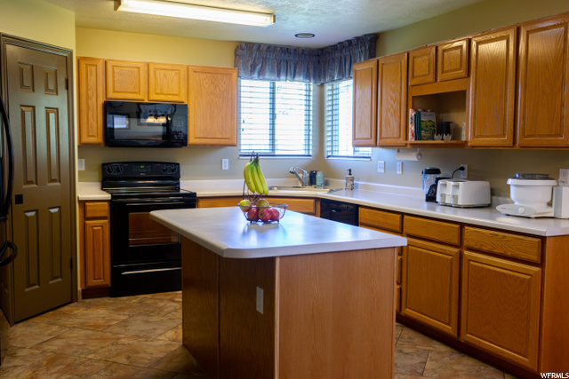 384 W 3450 N, Pleasant View, UT 84414 — photo 9