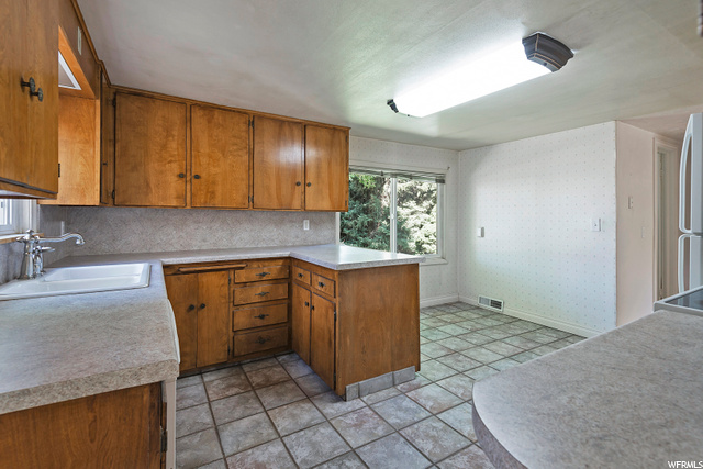 872 N 400 E, Centerville, UT 84014 — photo 7