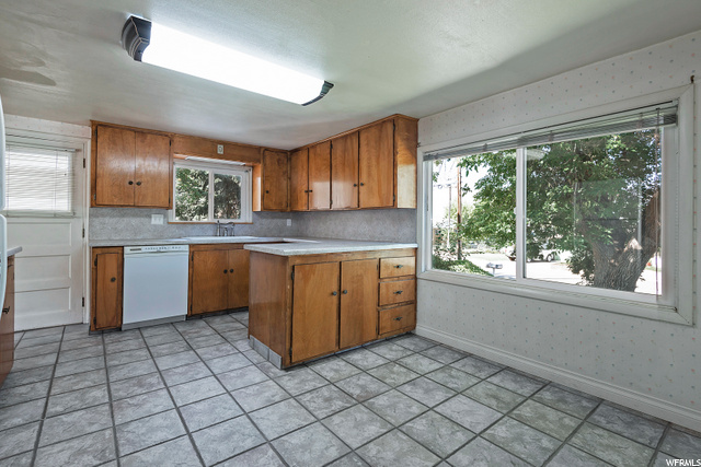 872 N 400 E, Centerville, UT 84014 — photo 6