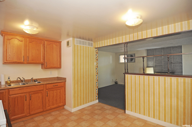 845 S Birch St E, Clearfield, UT 84015 — photo 6