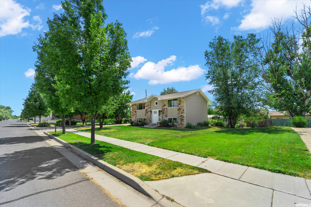 1719 N 2850 W, Clinton, UT 84015 — photo 2