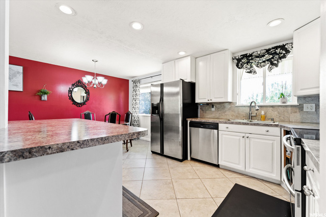 1719 N 2850 W, Clinton, UT 84015 — photo 6