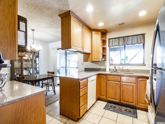 781 E Grenoble Dr, Midvale, UT 84047 — photo 8