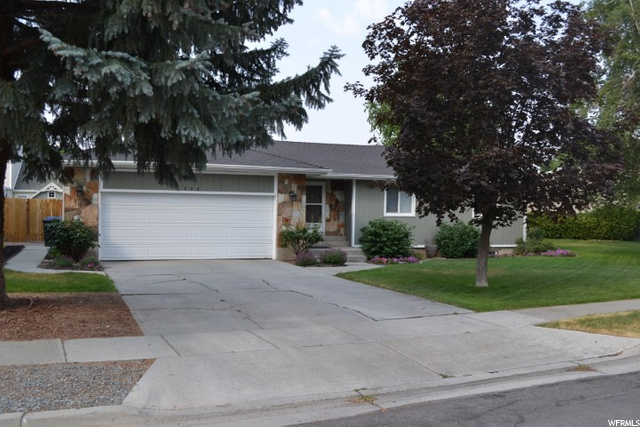 1430 E Eastpoint Dr, Sandy, UT 84092 — photo 2