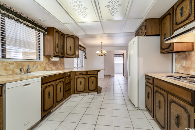 2841 S Bluff Rd, Syracuse, UT 84075 — photo 7