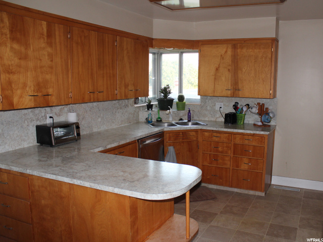 21 N 400 W, Logan, UT 84321 — photo 7
