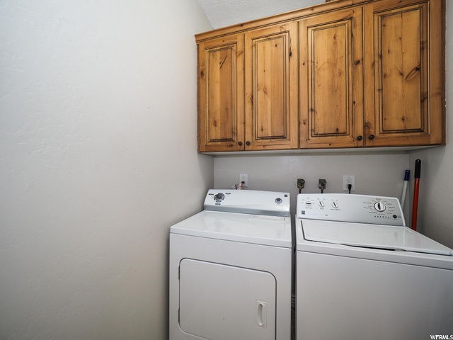 Washer/Dryer Upstairs Included