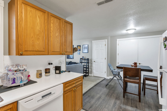 Kitchen / Dining