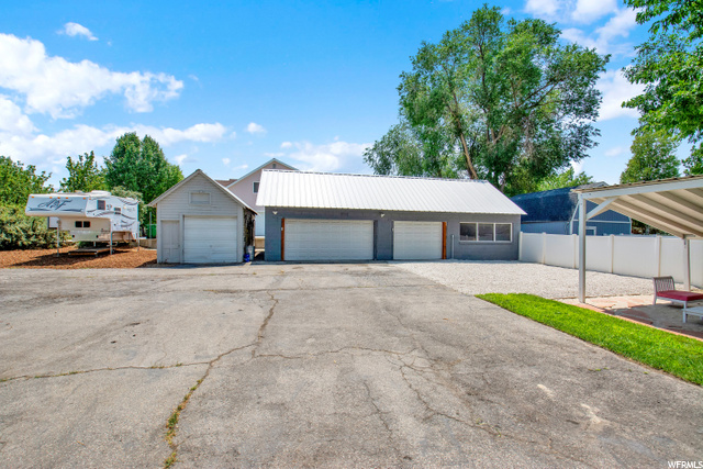 Extra Wide Garage