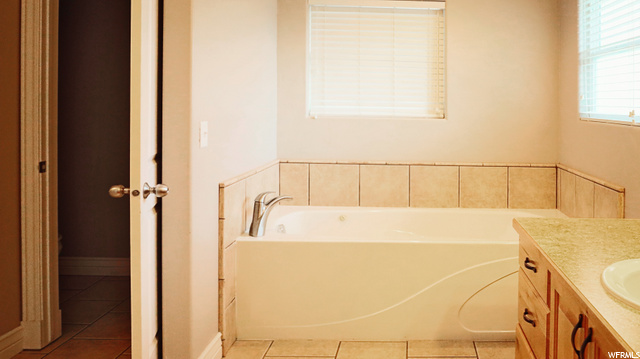 MASTER WATER CLOSET