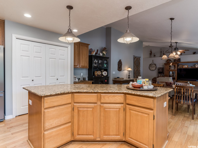 6854 S 1600 E, Uintah, UT 84405 — photo 8