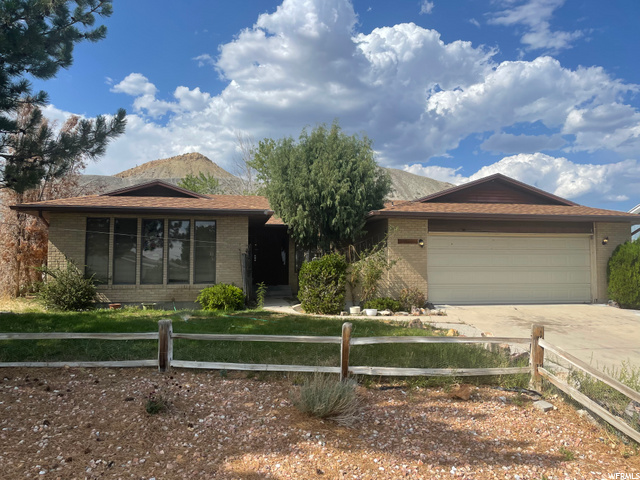 101 E Covecrest St, Price, UT 84501 — photo 2