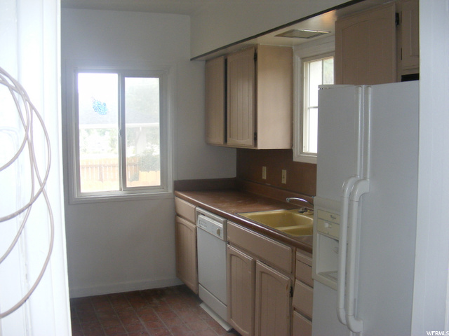 105 N 300 E, Bountiful, UT 84010 — photo 8