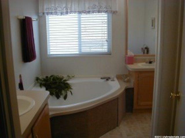 225 E Pellimore 560 N, North Salt Lake, UT 84054 — photo 3