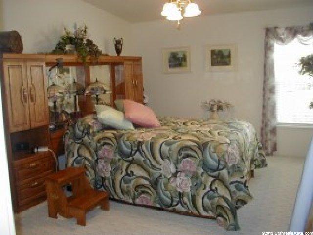 225 E Pellimore 560 N, North Salt Lake, UT 84054 — photo 4