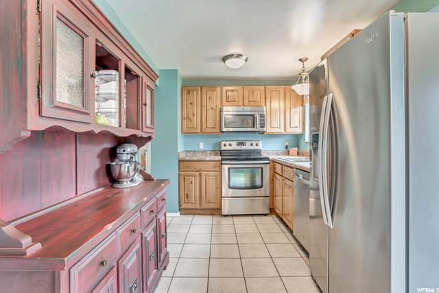 10567 S Crocus St E, Sandy, UT 84094 — photo 9