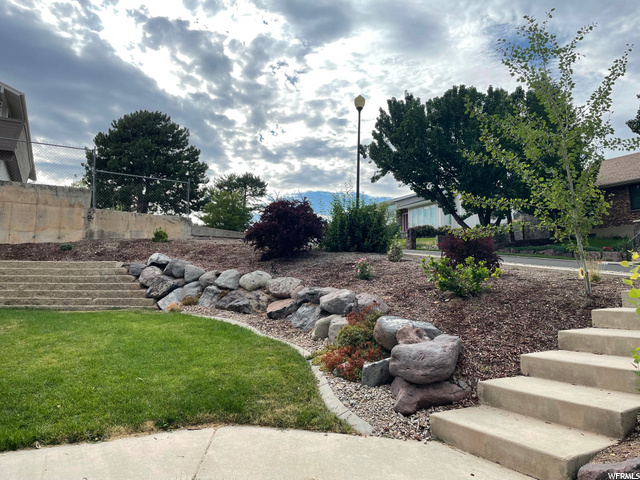 1658 E Jordan Point Dr, Sandy, UT 84092 — photo 6