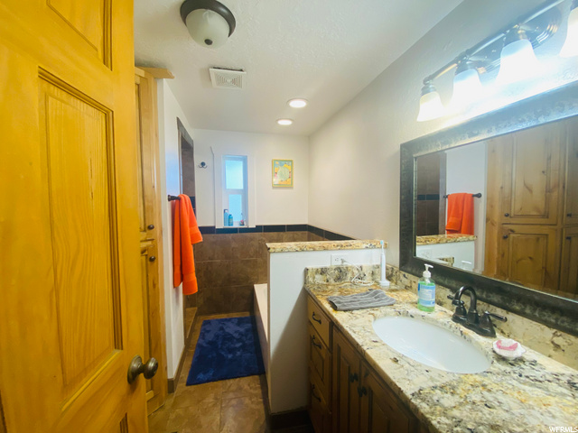 Full bath Tub and Shower