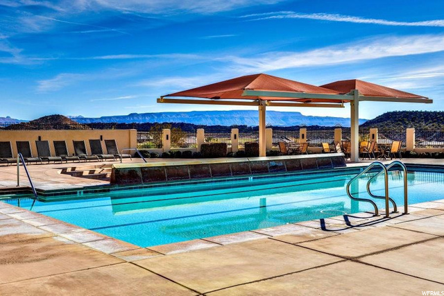 Clubhouse Outdoor Pool