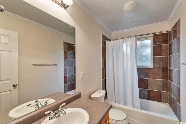 2nd main floor bathroom