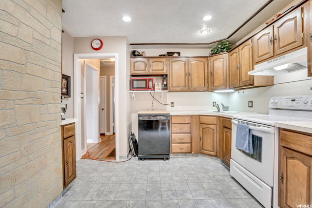 822 E 1000 S, Clearfield, UT 84015 — photo 7