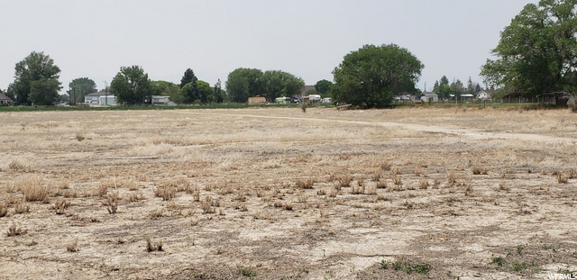 87 S 400 E, Elmo, UT 84521 — photo 4