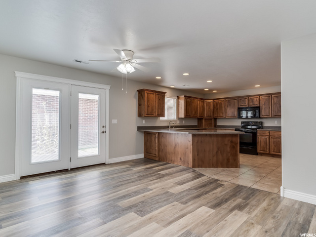 968 Hidden Dr, Layton, UT 84041 — photo 4