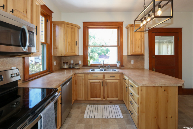 2573 S Fowler Ave E, Ogden, UT 84401 — photo 9