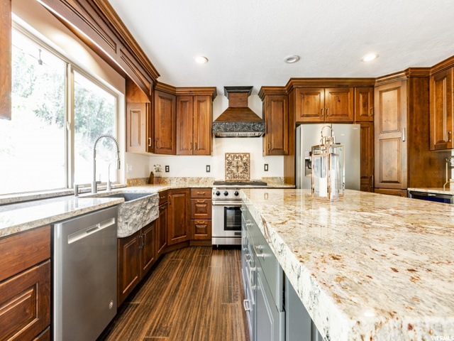420 Canyon Estates Dr, Bountiful, UT 84010 — photo 10