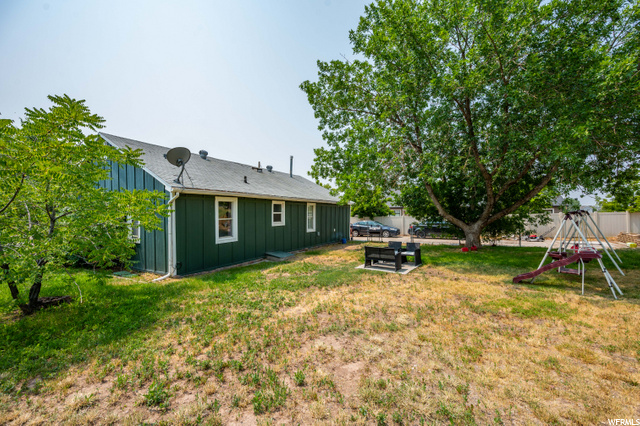 183 E Antelope Dr, Layton, UT 84041 — photo 2