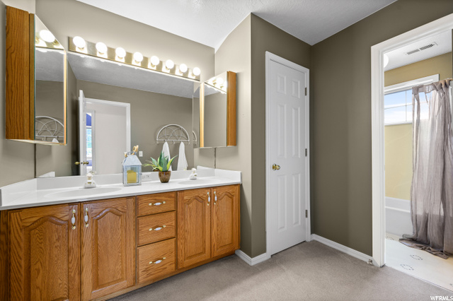 Full Bath Upper Level