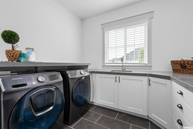 Laundry on Main