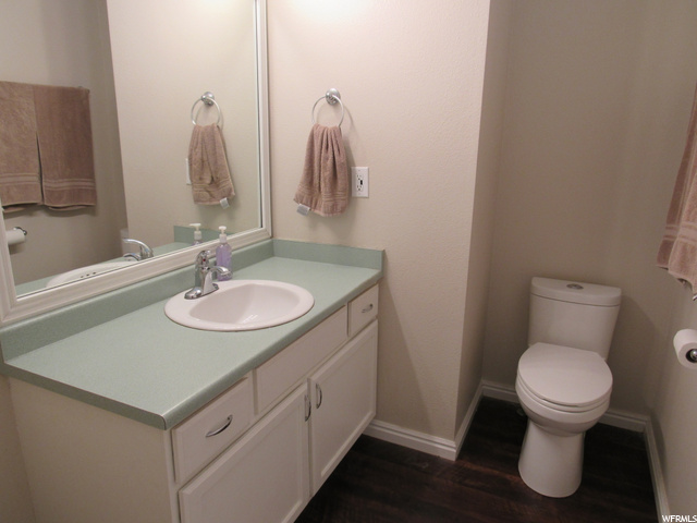 Bathroom 1 view 2