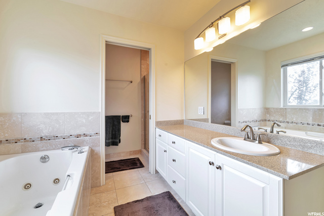 Main Level Master Bath