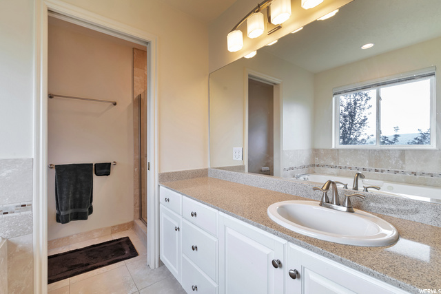 Main Level Master Bath