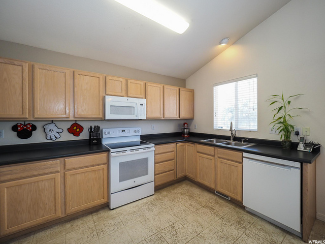 Amazing counter space!