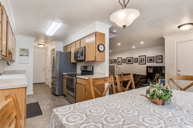 88 W Brookside Ln, Centerville, UT 84014 — photo 8