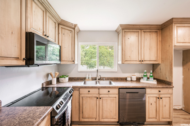52 E 1700 S, Bountiful, UT 84010 — photo 9