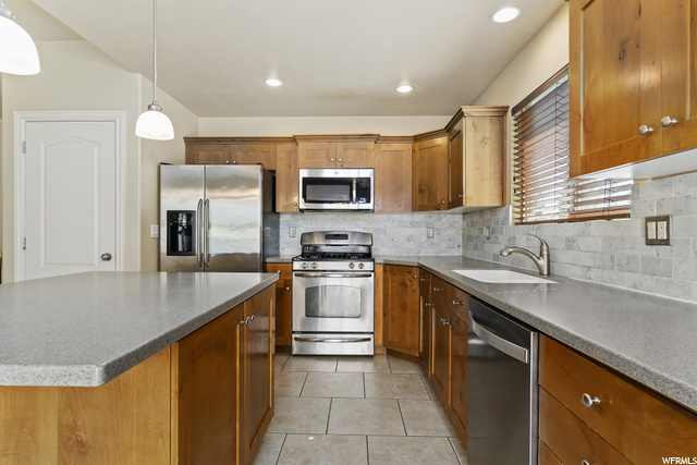 654 W 1900 S, Syracuse, UT 84075 — photo 12