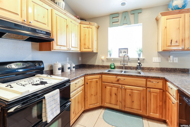 196 E 500 S, Vernal, UT 84078 — photo 10