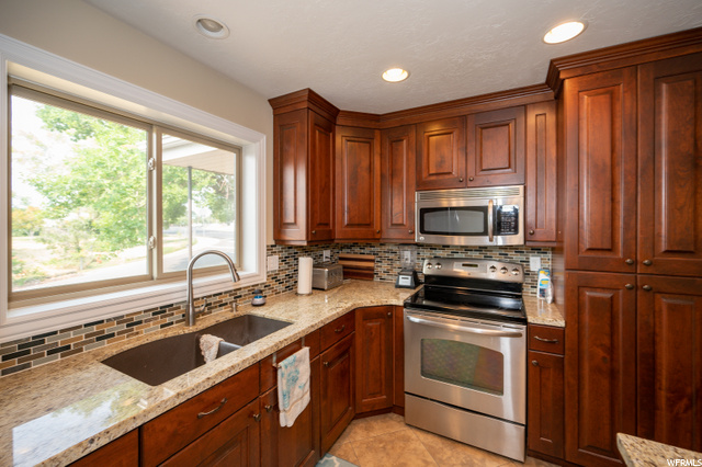 637 W 3400 S, Bountiful, UT 84010 — photo 9